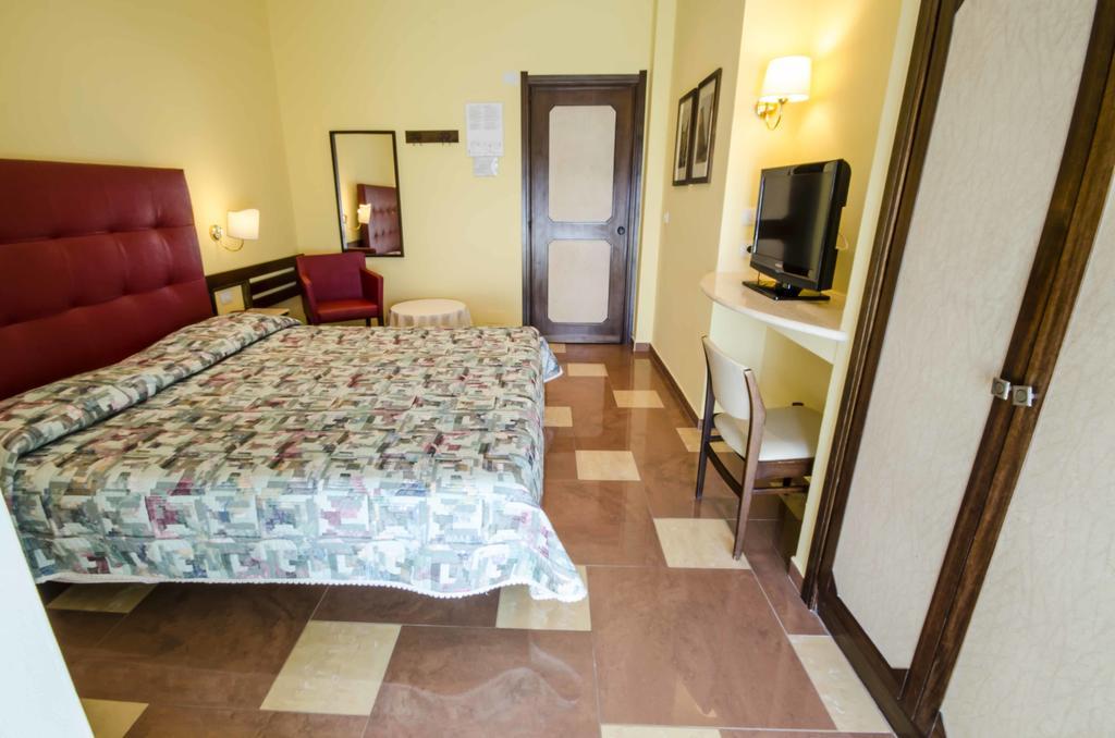 Hotel Tarconte Tarquinia Dış mekan fotoğraf